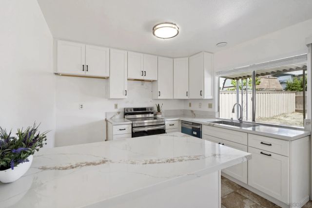 10625 Amantha Ave, San Diego, CA 92126