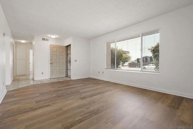 10625 Amantha Ave, San Diego, CA 92126