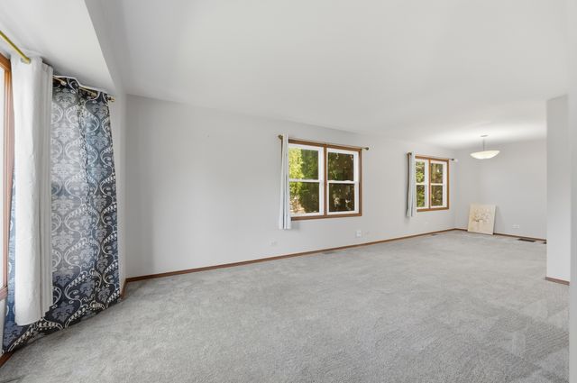 1133 Tewes Lane, Beach Park, IL 60099