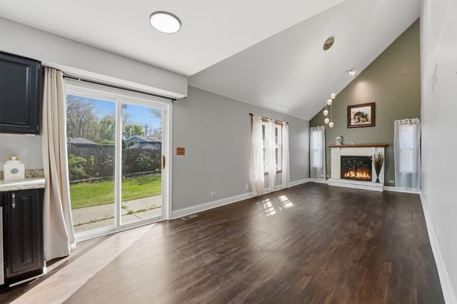 1133 Tewes Lane, Beach Park, IL 60099