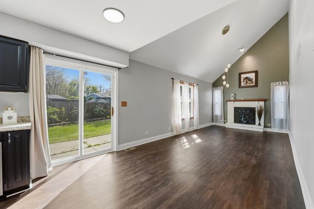 1133 Tewes Lane, Beach Park, IL 60099