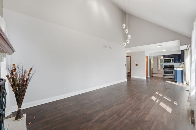 1133 Tewes Lane, Beach Park, IL 60099