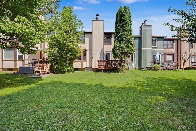 28 Robin Road, Amherst, NY 14228