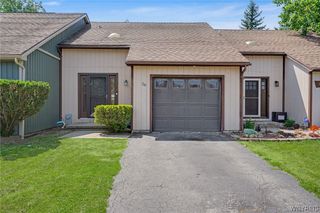 28 Robin Road, Amherst, NY 14228