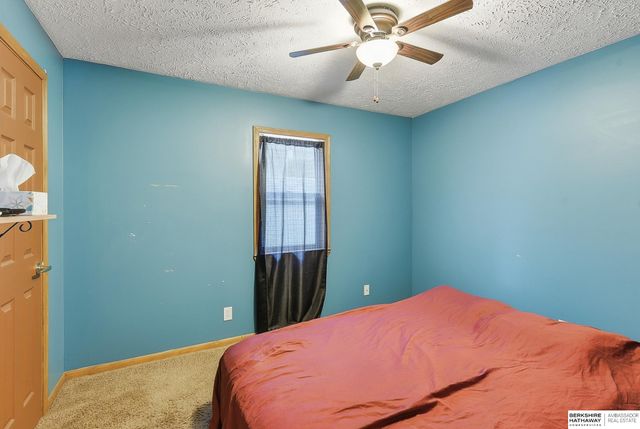 5855 S 50th Avenue, Omaha, NE 68117