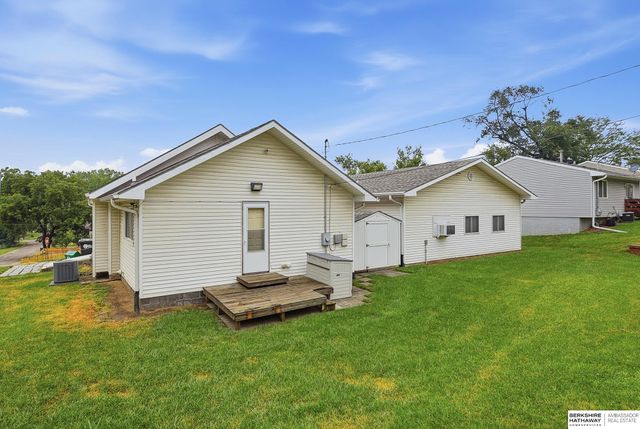 5855 S 50th Avenue, Omaha, NE 68117