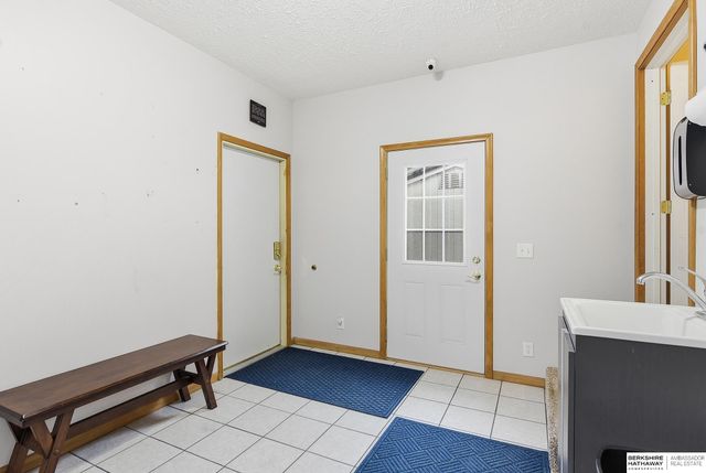 5855 S 50th Avenue, Omaha, NE 68117