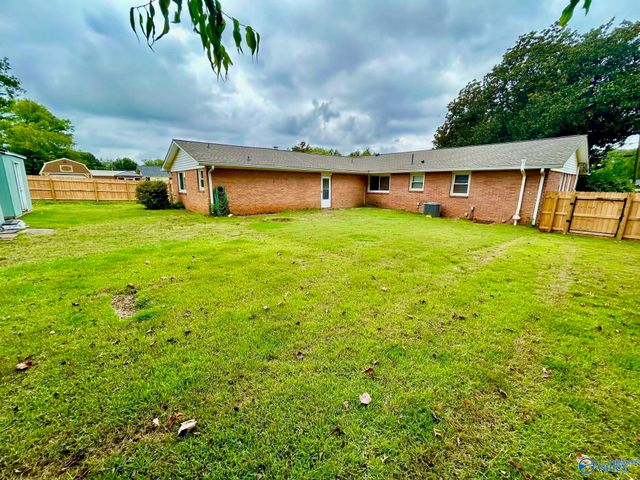 5623 Alta Dena Street, Huntsville, AL 35802