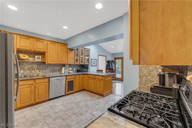 2874 Coleridge Road, Cleveland Heights, OH 44118
