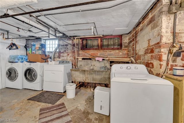 2874 Coleridge Road, Cleveland Heights, OH 44118