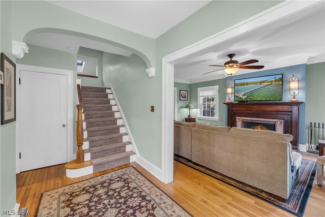 2874 Coleridge Road, Cleveland Heights, OH 44118