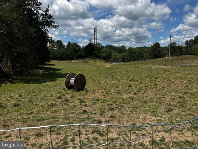 140 HUTTLE RD, Stephens City, VA 22655