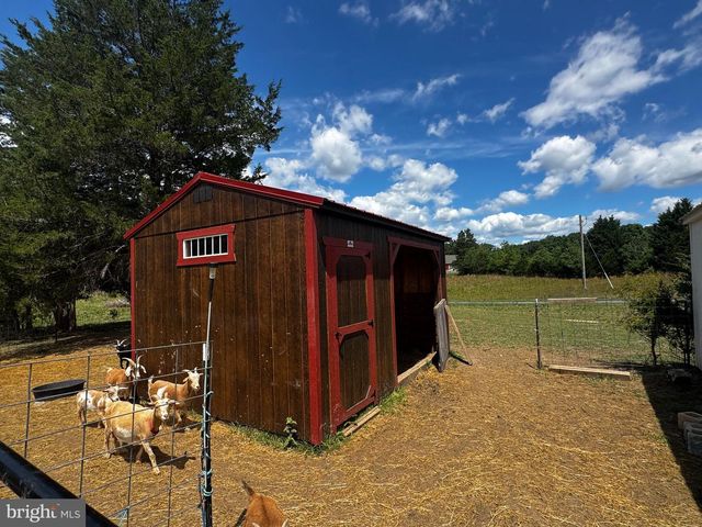 140 HUTTLE RD, Stephens City, VA 22655