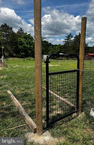 140 HUTTLE RD, Stephens City, VA 22655