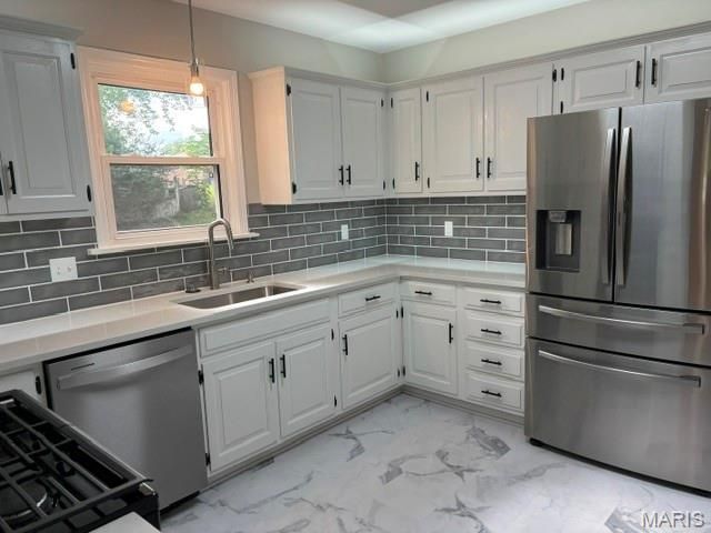 9113 Palmer Avenue, Overland, MO 63114