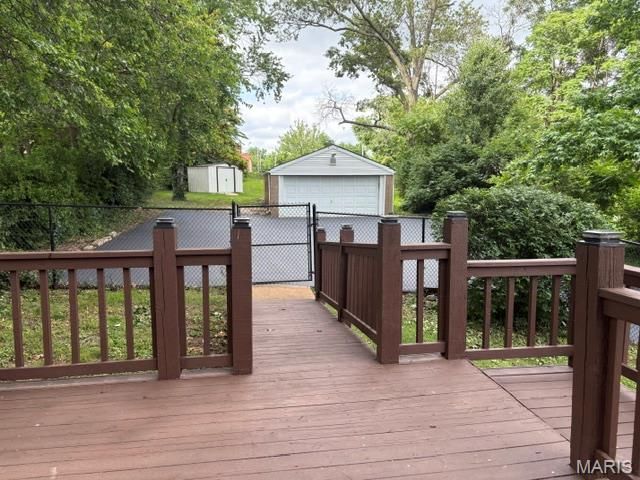 9113 Palmer Avenue, Overland, MO 63114