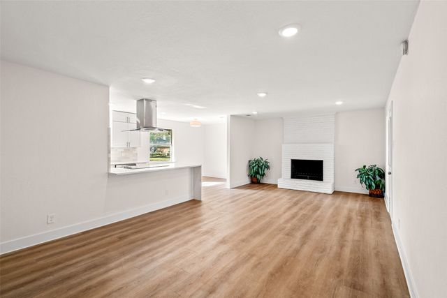 921 Bromwich Street, Garland, TX 75040