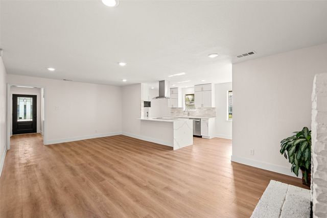 921 Bromwich Street, Garland, TX 75040