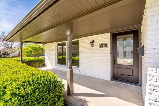 921 Bromwich Street, Garland, TX 75040