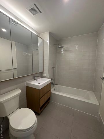 131-02B 40th Road 7O, Flushing, NY 11354