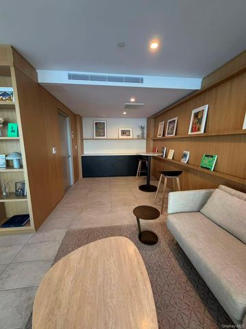 131-02B 40th Road 7O, Flushing, NY 11354