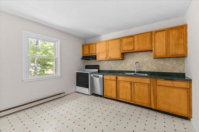 78 Sandhill Rd Apt 6, Essex, VT 05452
