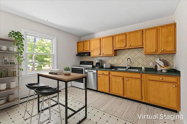 78 Sandhill Rd Apt 6, Essex, VT 05452