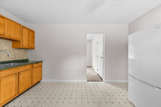 78 Sandhill Rd Apt 6, Essex, VT 05452