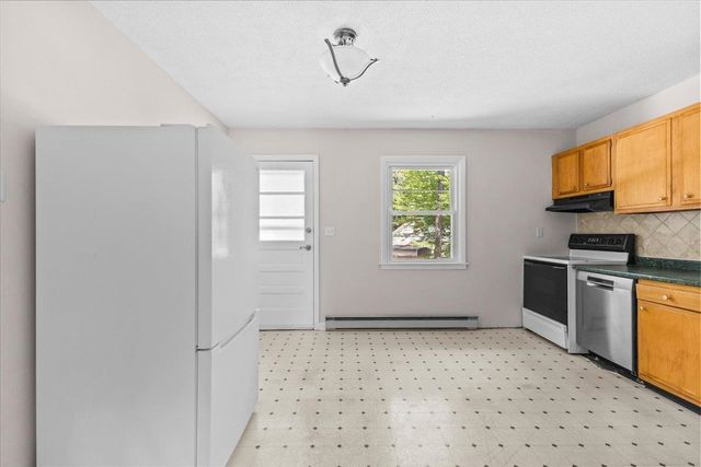 78 Sandhill Rd Apt 6, Essex, VT 05452