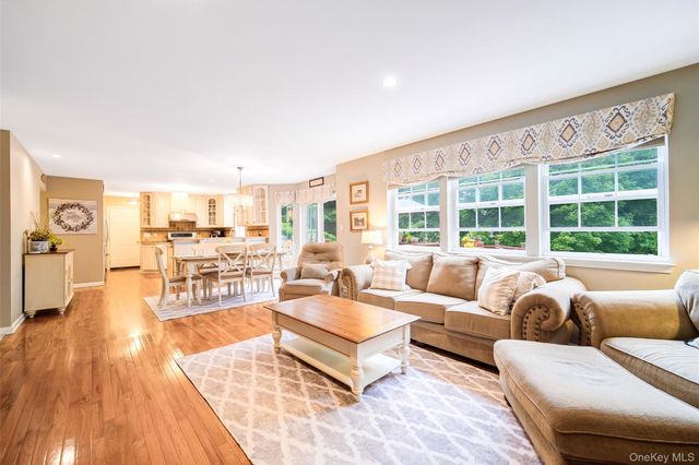 18 Windmill Court, Monroe, NY 10950