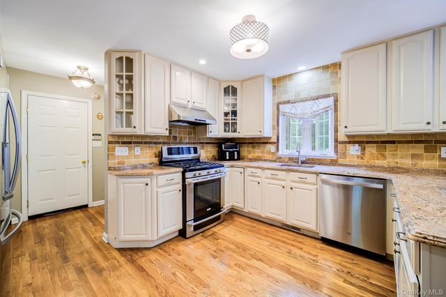 18 Windmill Court, Monroe, NY 10950