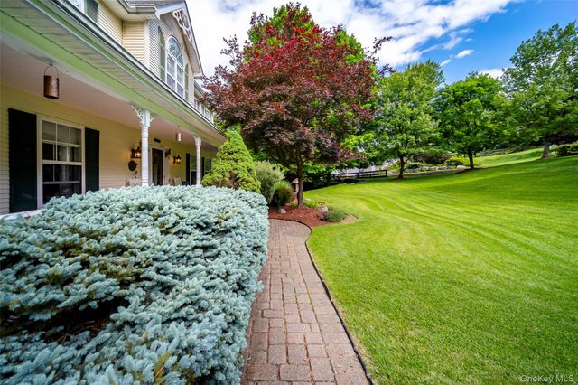 18 Windmill Court, Monroe, NY 10950