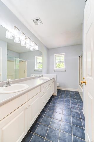 18 Windmill Court, Monroe, NY 10950