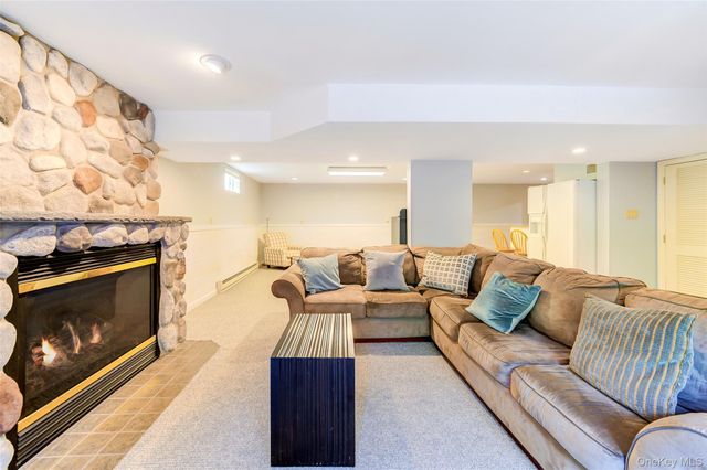 18 Windmill Court, Monroe, NY 10950