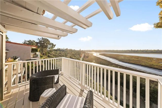 2427 Vista Nobleza, Newport Beach, CA 92660