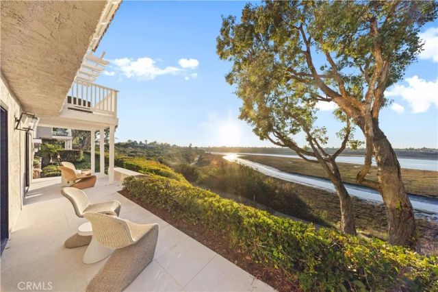2427 Vista Nobleza, Newport Beach, CA 92660