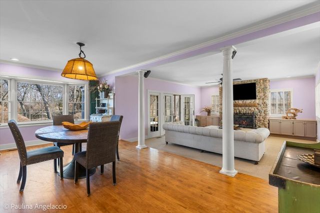 26048 W Cuba Road, Barrington, IL 60010