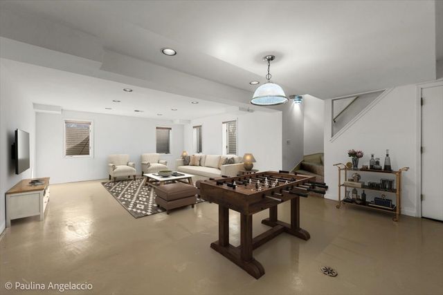 26048 W Cuba Road, Barrington, IL 60010