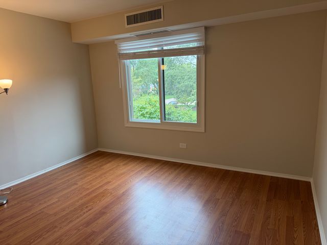1415 E Central Road 318C, Arlington Heights, IL 60005