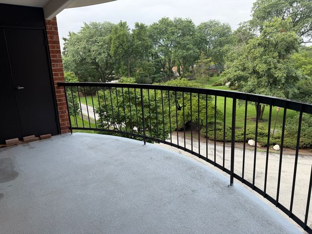 1415 E Central Road 318C, Arlington Heights, IL 60005