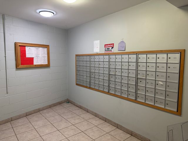 1415 E Central Road 318C, Arlington Heights, IL 60005