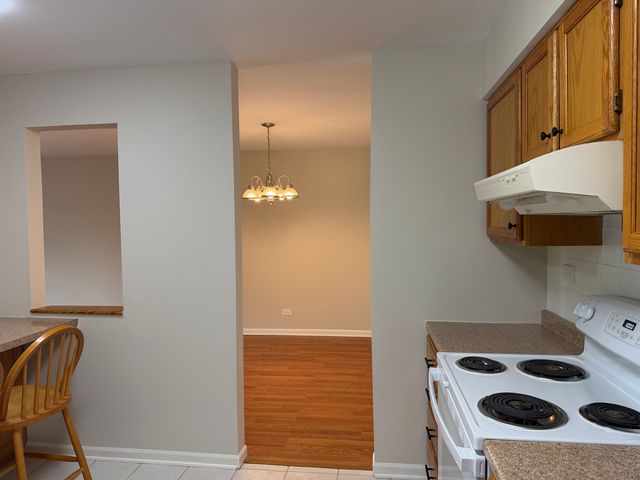 1415 E Central Road 318C, Arlington Heights, IL 60005