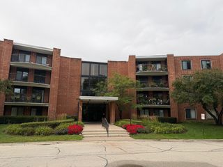 1415 E Central Road 318C, Arlington Heights, IL 60005