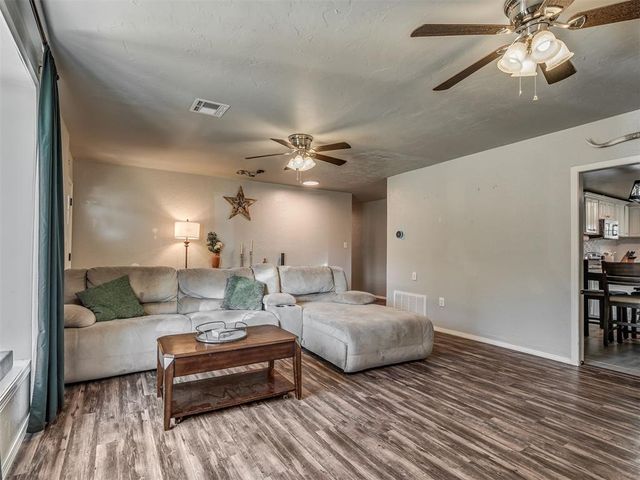 5219 N Darwin Circle, Norman, OK 73026