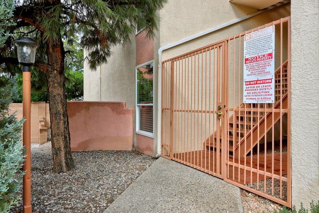 1821 Dartmouth Drive NE 104, Albuquerque, NM 87106
