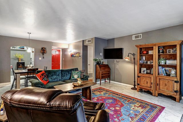 1821 Dartmouth Drive NE 104, Albuquerque, NM 87106
