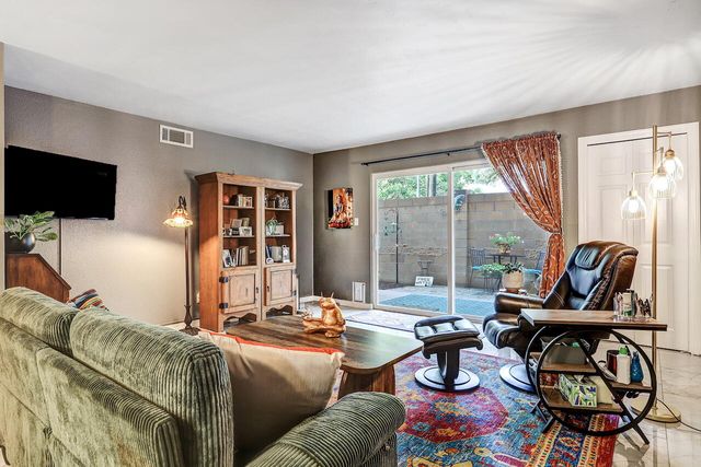 1821 Dartmouth Drive NE 104, Albuquerque, NM 87106