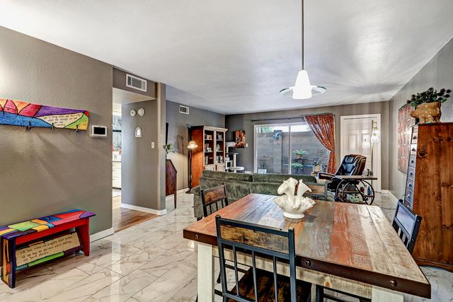 1821 Dartmouth Drive NE 104, Albuquerque, NM 87106