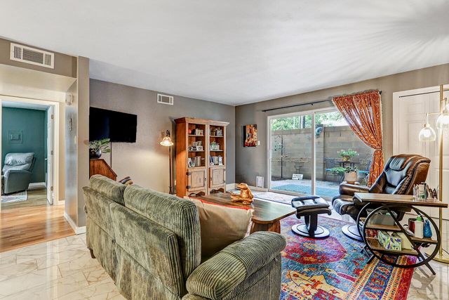 1821 Dartmouth Drive NE 104, Albuquerque, NM 87106