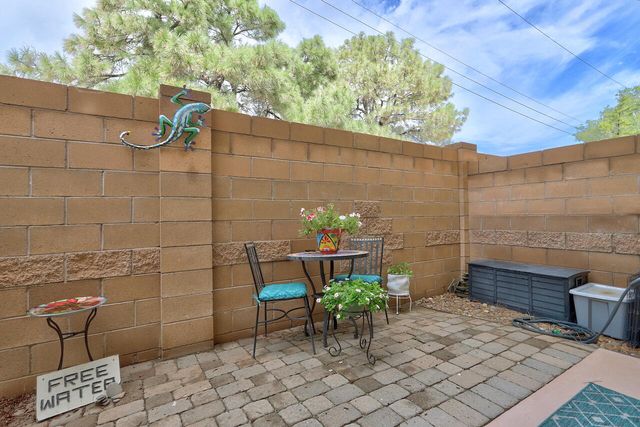 1821 Dartmouth Drive NE 104, Albuquerque, NM 87106